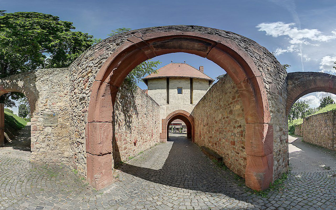 Festung Rüsselsheim (DE) Foto Petzenhauser